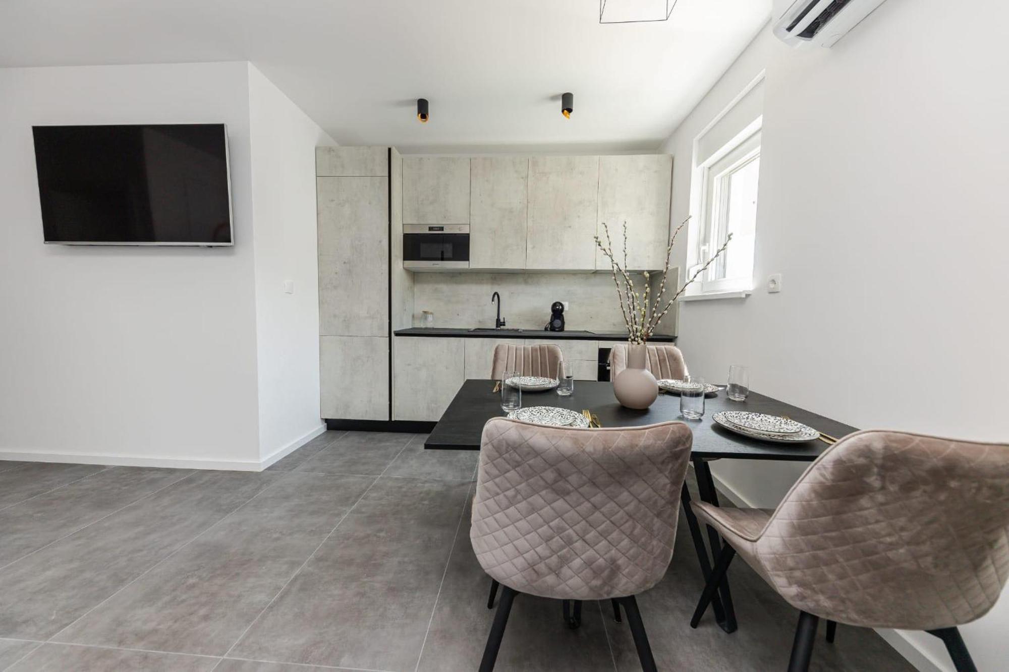 Apartments Antico โตรกีร์ ภายนอก รูปภาพ
